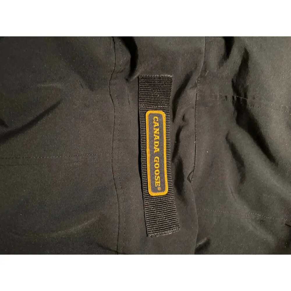 Canada Goose non removable